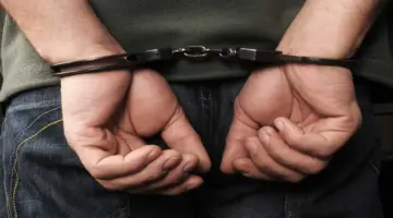 ضبط شخصين لسرقتهما هاتف محمول من داخل محل بالإسكندرية